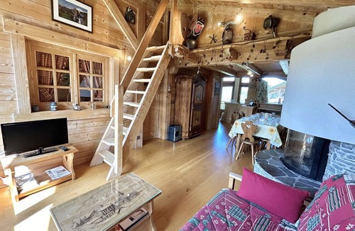 Demi-Quartier Apartment | Duplex Near Princess Ski Slopes, 4 Beds, Garage, Balcony, Fireplace