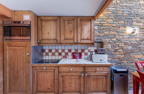 Meribel Village Apartment | Duplex with fireplace, near slopes and village, spa included