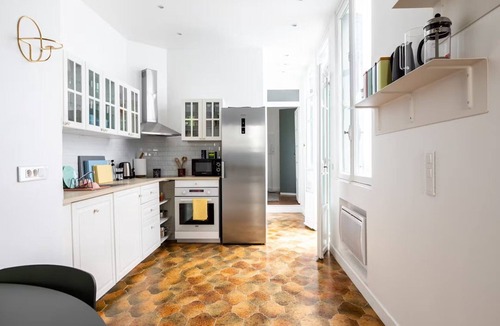 Grossouvre Apartment | Easy access, quite area 1 bedroom with one bathroom