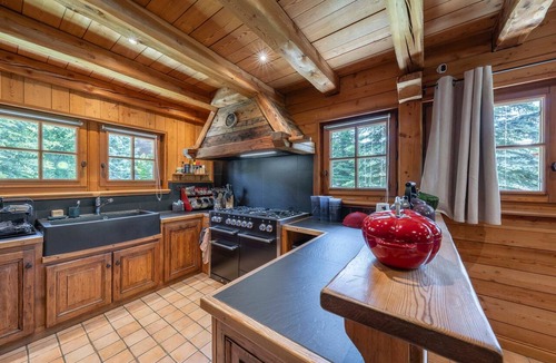 Forville Ski Chalet | Echyllo - Six Bedroom Chalet, Sleeps 14