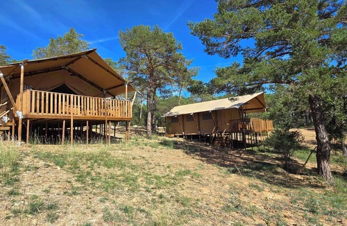 Saint-Laurent-du-Verdon House | Eco Camping | Tente Lodge tout confort | Piscine