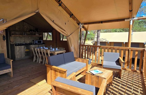 Saint-Laurent-du-Verdon House | Eco Camping | Tente Lodge tout confort | Piscine