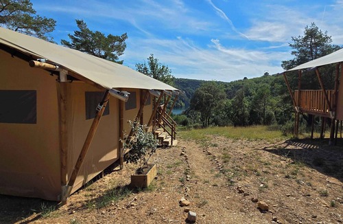 Saint-Laurent-du-Verdon House | Eco Camping | Tente Lodge tout confort | Piscine