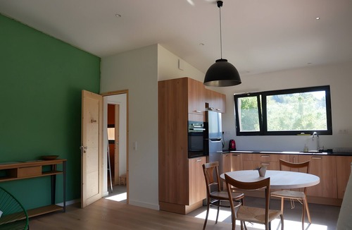 Saillans Apartment | Eco-Friendly and Contemporary Charming Cottage