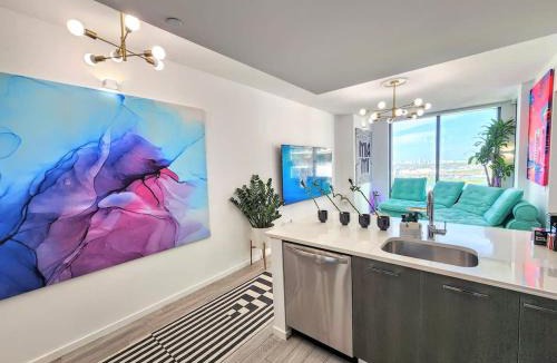 Downtown Miami Apartment | Electric Luxury Downtown Bayfront Brickell