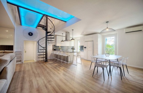 Le Suquet Apartment | ELEGANT DUPLEX 5 CHAMBRES PLAGES DU MIDI A5B003