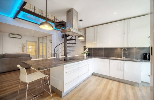 Le Suquet Apartment | ELEGANT DUPLEX 5 CHAMBRES PLAGES DU MIDI A5B003