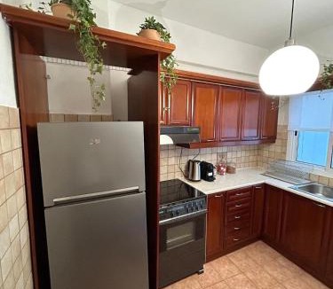 Goudi Apartment | Elegant Flat Near Hospitals & Museums