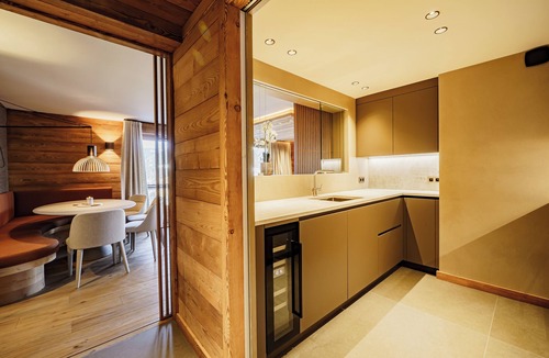 Le Planellet Apartment | Elegant Mont d’Arbois Megeve Retreat. Ski, Golf & Alpine Living