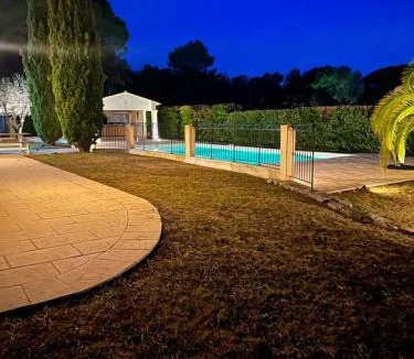 La Motte Villa | Elegant Provencal Farmhouse - 10 Guests - Pool