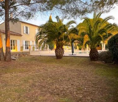 La Motte Villa | Elegant Provencal Farmhouse - 10 Guests - Pool