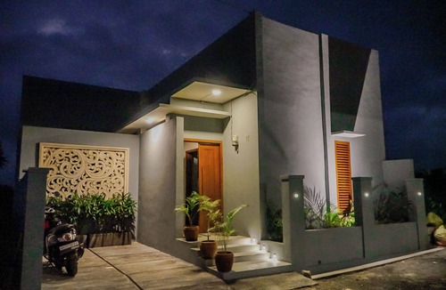 Blahbatuh Villa | Enchanting villa with AC in beautiful Bali With View of Rice Padi Terrace