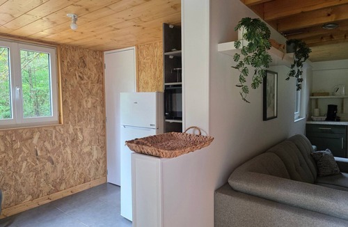 Loubeyrat Ski Chalet | Enjoy a Nordic bath by the pond