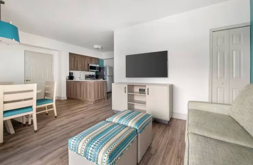 West Kissimmee Hotel | Enjoy Every Moment in a Space Made for Great Getaways! Outdoor Pool, Kitchen!