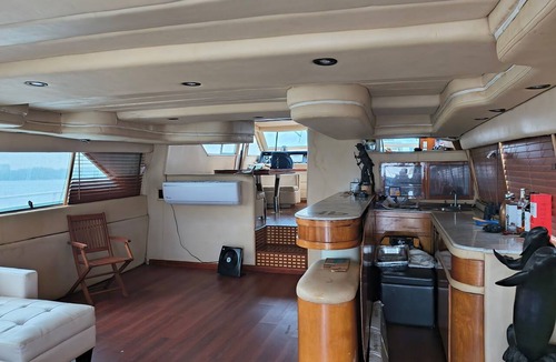 North Miami Boat Rental | Enjoyable 4-bedroom boat with AC in vibrant Miami Beach