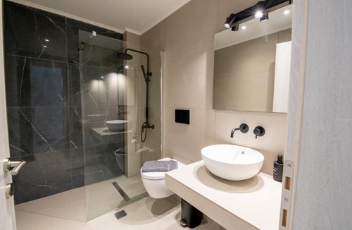 Patras Apartment | Ennea Suites-Light suite