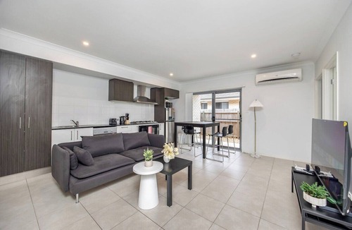 Coomera House | Entire two-bedroom duplex apartment near a theme park