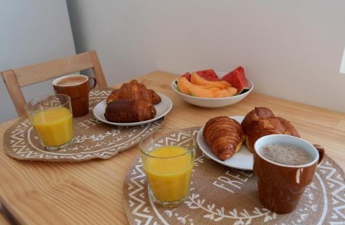 Greoux-les-Bains Apartment | Escapade à deux en Provence, Adresse calme, centre à pied, Wifi, Climatisation et Parking gratuit à 50m