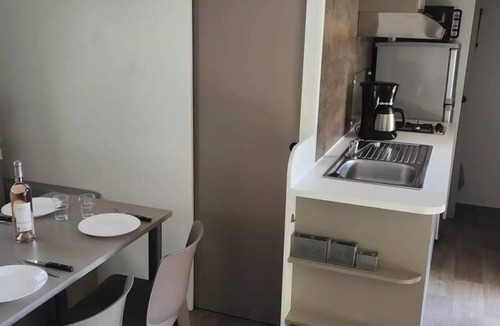 Saint-Paul-de-Vezelin House | Essential mobile home 2 bedrooms/25m2/TV/Covered terrace 5 persons