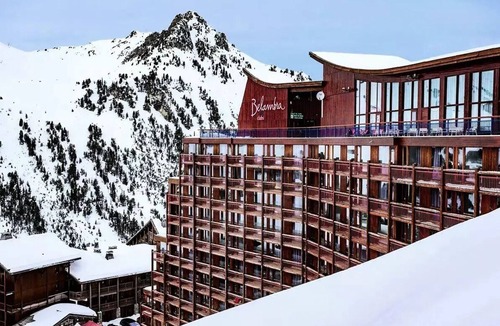 Arc-2000 Hotel | Essential Room 3 Adults
