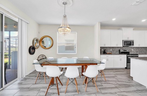 Kissimmee Villa | EV 4795 - 6 Bed 5 Bath Villa with Screened-In Pool with Spillover Spa, Games Ro