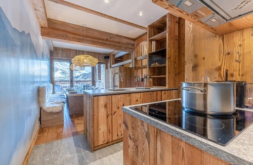 Le Cret Apartment | Exceptional apartment with fireplace and home cinema in Val-d'Isère