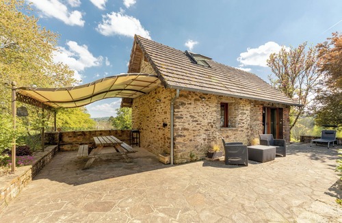 Segur-le-Chateau House | Exceptional gite