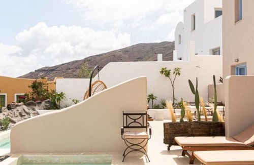 Finikia Villa | Exclusive Santorini Villa 3 Bedroom Villa Private Jetted Pool Sea View