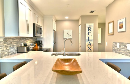 Holmes Beach Condo | Expansive Views, Walk to Beach and Grocer, Anna Maria Island Vacation Rental