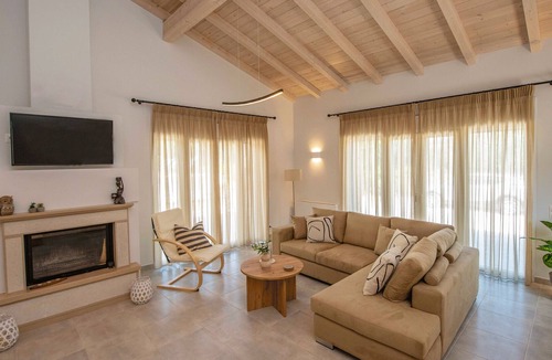 Peroulion Villa | Exquisite Newly Built Villa Close to the Enchanting Agios Spyridonas NE