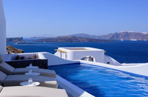 Akrotiri Villa | Exquisite Santorini Villa Villa Luna 3 Bedrooms Breathtaking Sea Views