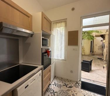 Quartier de France Apartment | F4 avec cours intérieur