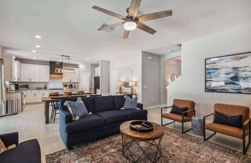 North Hyde Park House | Fabulous Find - North Hyde Park w/Game room