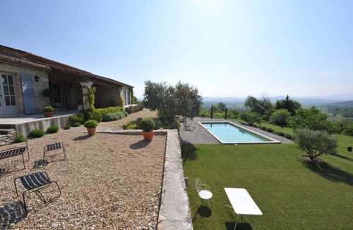 Gordes House | Facing the entire Luberon Park & view of Gordes, a beautiful 5 bedrooms house