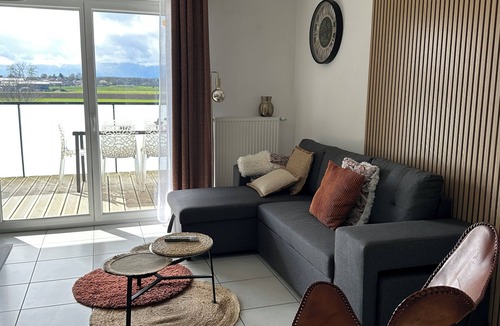 Douvaine Apartment | Facing the Jura, 70m² apartment 10 minutes from Geneva for 1 to 6 people