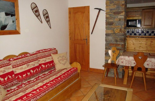 Pralognan-la-Vanoise Apartment | Family apartment with south terrace and parking