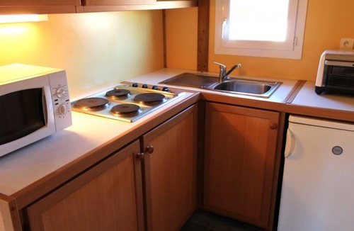 Treignat Cottage | Family chalet in campsite with fishing pond