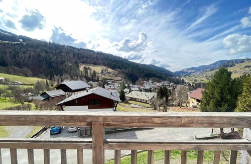 Flumet Ski Chalet | Family chalet in Flumet, 8 sleeps, balconies and garden