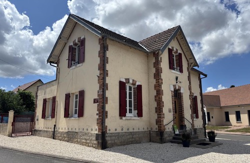 Saligny-sur-Roudon Cottage | Family cottage for 8 people, all inclusive, peaceful in Saligny-sur-Roudon