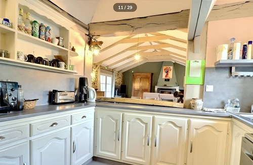 Labastide-sur-Besorgues House | Family home surrounded by nature near a river