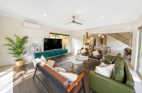 Upper Coomera House | Family Friendly Funhouse close to All Theme Parks
