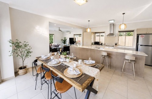 Upper Coomera House | Family Friendly Funhouse close to All Theme Parks