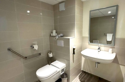 Signes Hotel | Family-Friendly Room w/Easy Access to Local Attractions, Amusement Parks