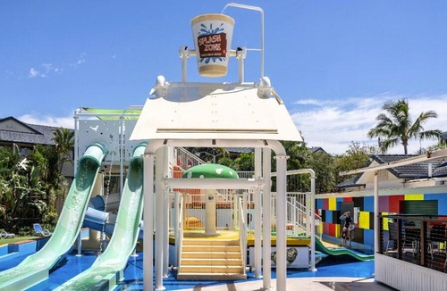 Mermaid Beach Apartment | Family Resort, 5 Pools, Water Park & Sleeps 4