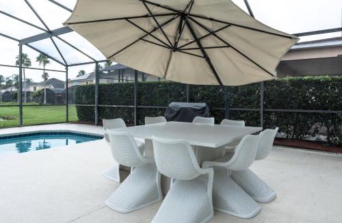 Lake Berkley House | Family Resort Pool Home Near Disney