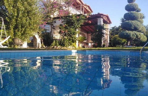 Marathitis Villa | Fantastic Villa in a Dreamy Garden,15 Minutes From the Sandy Beach!