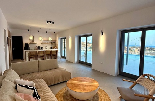 Aliki Villa | Faragas Hill Euphoria Villa