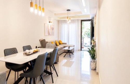Nea Alikarnassos Apartment | FEMS Luxury 3 Level Home with Private Jacuzzi