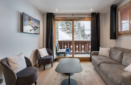 Meribel Village Apartment | Fermes de Méribel Delys #2D2 - 6 guests - Ski in - Ski out