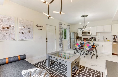 Wynwood Art District Apartment | FIFA Perfect 21KM | ArTease Wynwood Collection: Sleeps 16 & Free Parking
